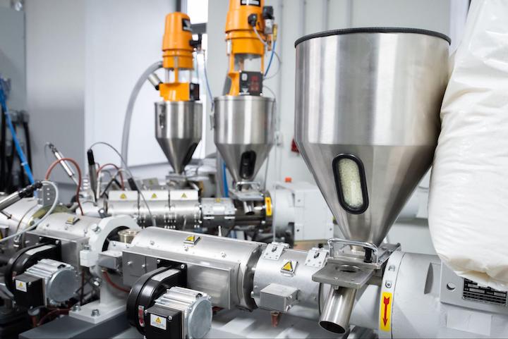 The-plastic-extrusion